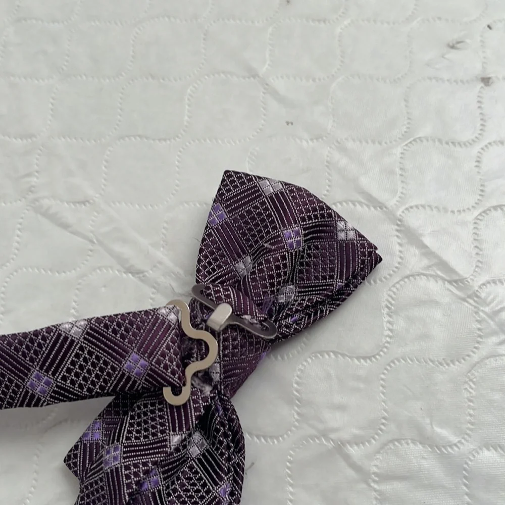 Plum purple pattern adjustable bow tie